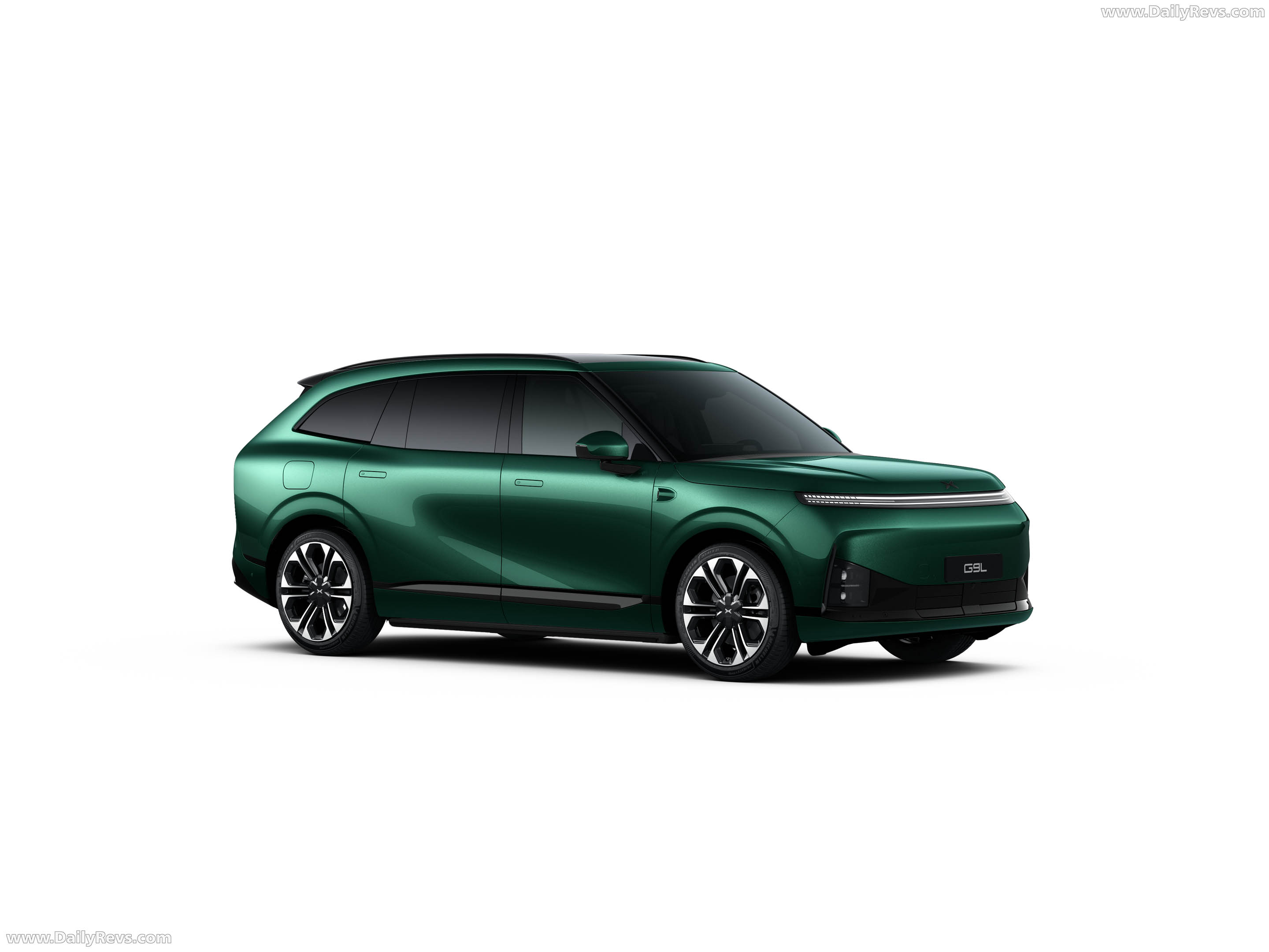 2027 Xpeng Motors G9L Front View